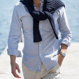 Comment porter un pull torsadé avec un pantalon chino