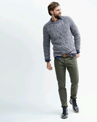 Comment porter un pull torsadé avec un pantalon chino