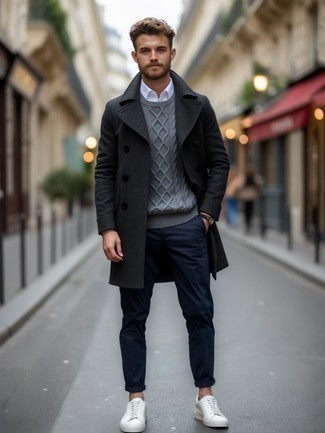 Comment porter un pull torsadé
