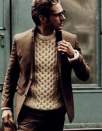 Comment porter un pull torsadé pour un style elégantes