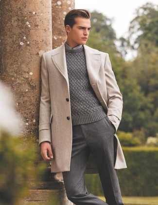 Comment porter un pull torsadé pour un style elégantes