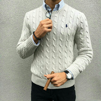 Comment porter un pull torsadé pour un style decontractés quand il fait chaud