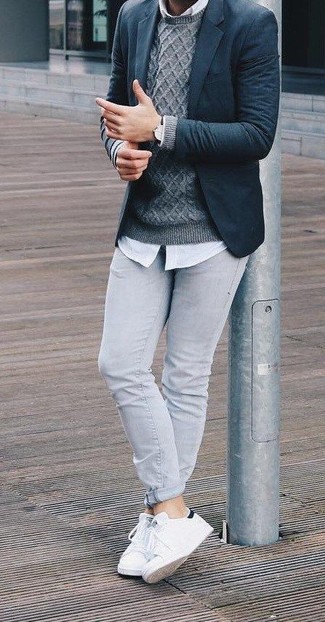 Comment porter un pull torsadé pour un style chic decontractés en automne