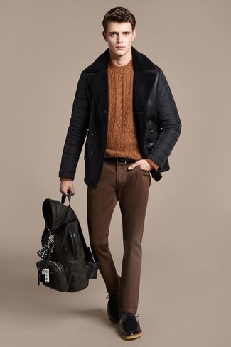 Comment porter un pull torsadé pour un style chic decontractés quand il fait froid à 20 ans
