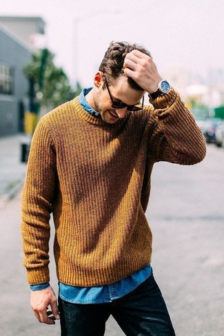 Comment porter un pull torsadé pour un style decontractés quand il fait chaud