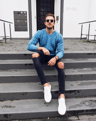 Comment porter un pull torsadé pour un style relax quand il fait chaud