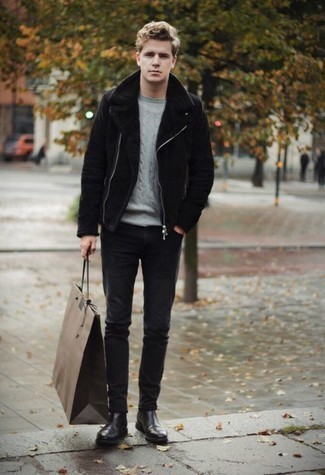 Comment porter un pull torsadé pour un style chic decontractés quand il fait froid à 20 ans