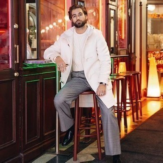 Comment porter un pull torsadé