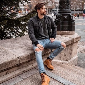 Comment porter un pull torsadé pour un style relax quand il fait chaud