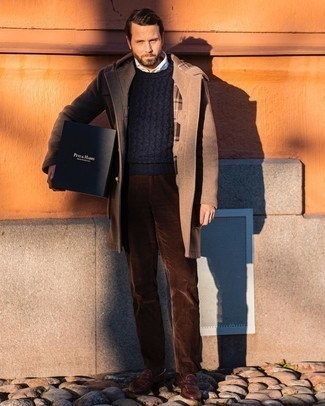Comment porter un pull torsadé