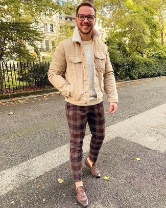Comment porter un pull torsadé