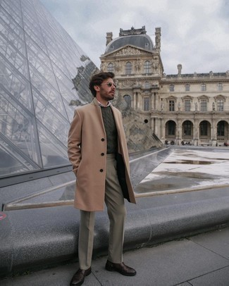 Comment porter un pull torsadé