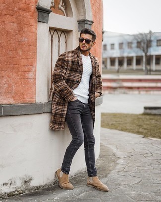 Comment porter un pull torsadé