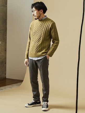 Comment porter un pull torsadé