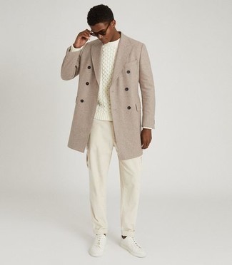 Comment porter un pull torsadé