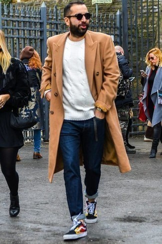 Comment porter un pull torsadé pour un style chic decontractés quand il fait froid