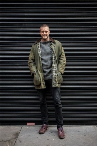 Comment porter un pull torsadé