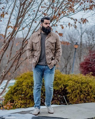 Comment porter un pull torsadé