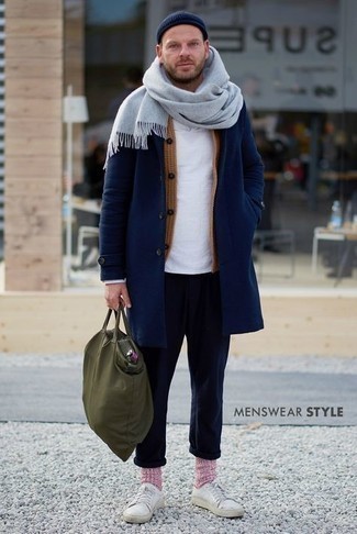 Comment porter un cardigan en hiver après 40 ans