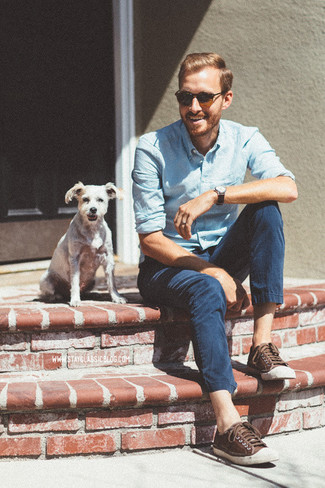 Comment porter une chemise en chambray quand il fait chaud