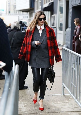 Comment porter un blazer croisé gris foncé