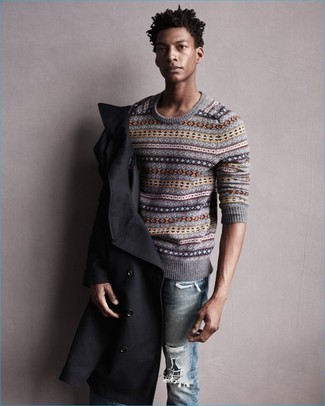 Comment porter un pull à col rond en jacquard gris foncé