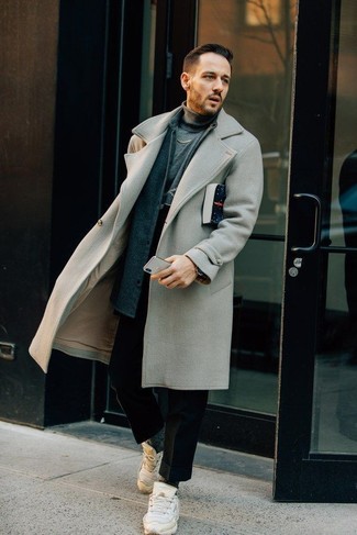 Comment porter une veste-chemise en flanelle gris foncé
