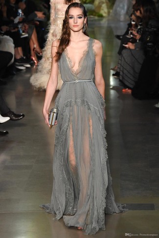 Comment porter une robe de soirée en dentelle gris foncé