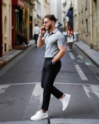Comment porter des chaussettes invisibles gris foncé