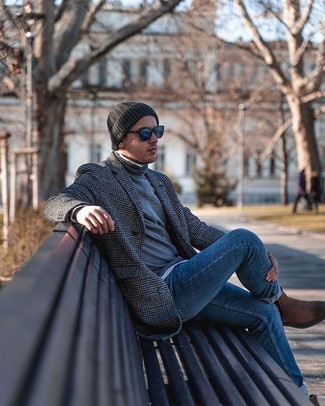 Comment porter un pardessus écossais gris foncé en hiver