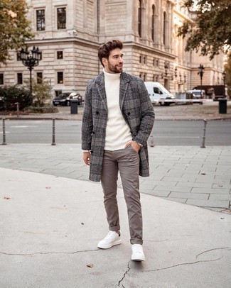Comment porter un pardessus écossais gris foncé