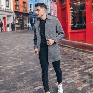 Comment porter un pardessus écossais gris foncé