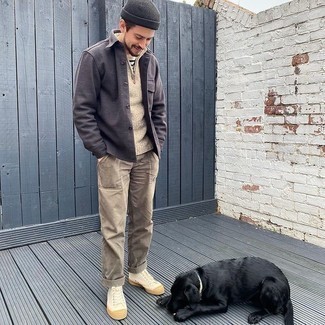 Comment porter une veste-chemise gris foncé