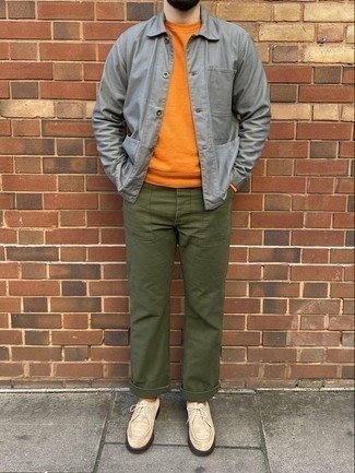 Comment porter une veste-chemise gris foncé