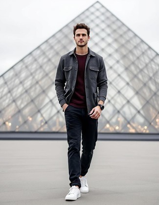 Comment porter une veste-chemise gris foncé