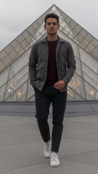 Comment porter une veste-chemise gris foncé