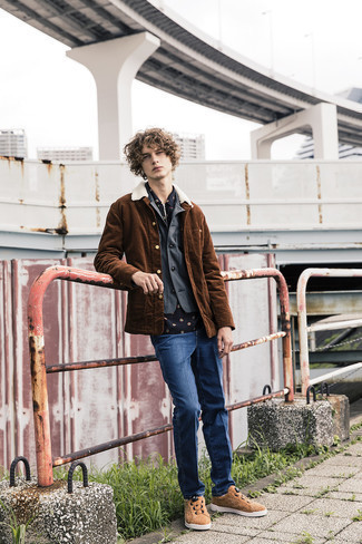 Comment porter une veste-chemise gris foncé