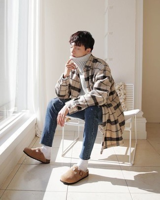 Comment porter un pull à col roulé en laine gris foncé à l'adolescence
