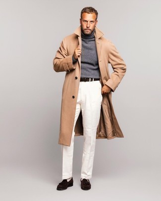 Comment porter un pull à col roulé en laine gris foncé
