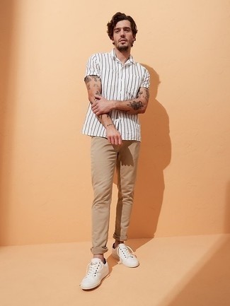 Chemise à manches courtes à rayures verticales blanche et noire Alex Mill