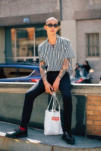 Chemise à manches courtes à rayures verticales noire et blanche Alexander McQueen