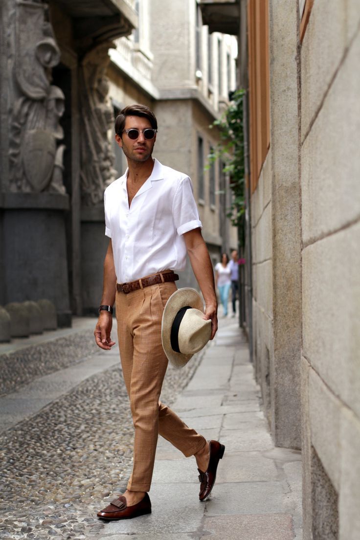 Which shirt is best match with khaki pants? - Quora