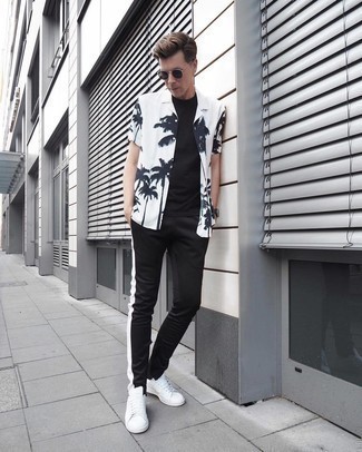 Chemise à manches courtes imprimée blanche et noire Alexander McQueen