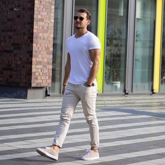 Comment porter un pantalon chino pour un style decontractés quand il fait très chaud
