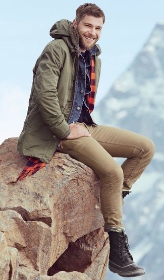 Comment porter un pantalon chino pour un style decontractés quand il fait froid