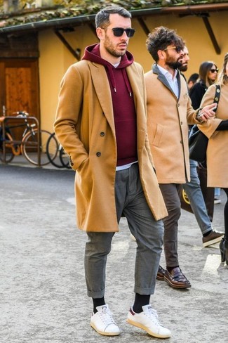 Comment porter un pantalon chino pour un style decontractés quand il fait froid