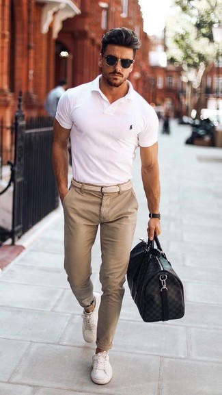 Comment porter un pantalon chino pour un style decontractés quand il fait très chaud