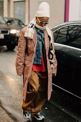 Comment porter un pantalon chino en hiver