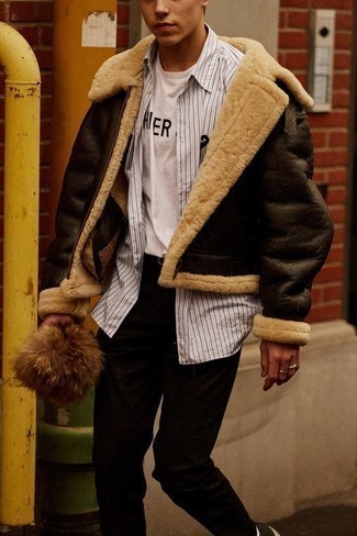 Comment porter un pantalon chino en hiver