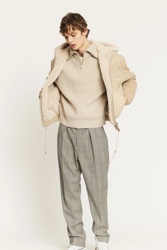 Comment porter un pantalon chino pour un style decontractés quand il fait froid